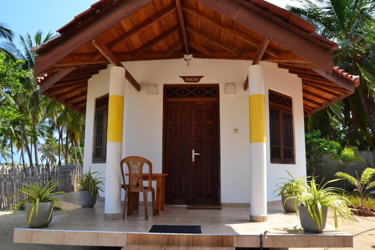 Nirukthie Beach Resort&Restaurant Kalpitiya Exterior foto
