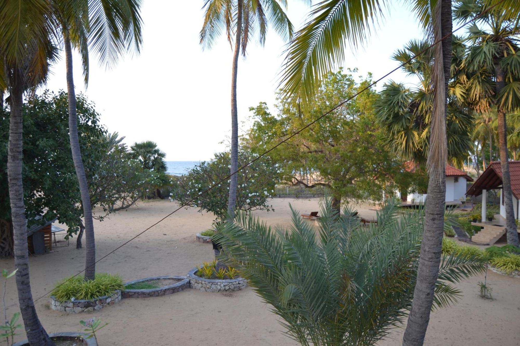 Nirukthie Beach Resort&Restaurant Kalpitiya Exterior foto