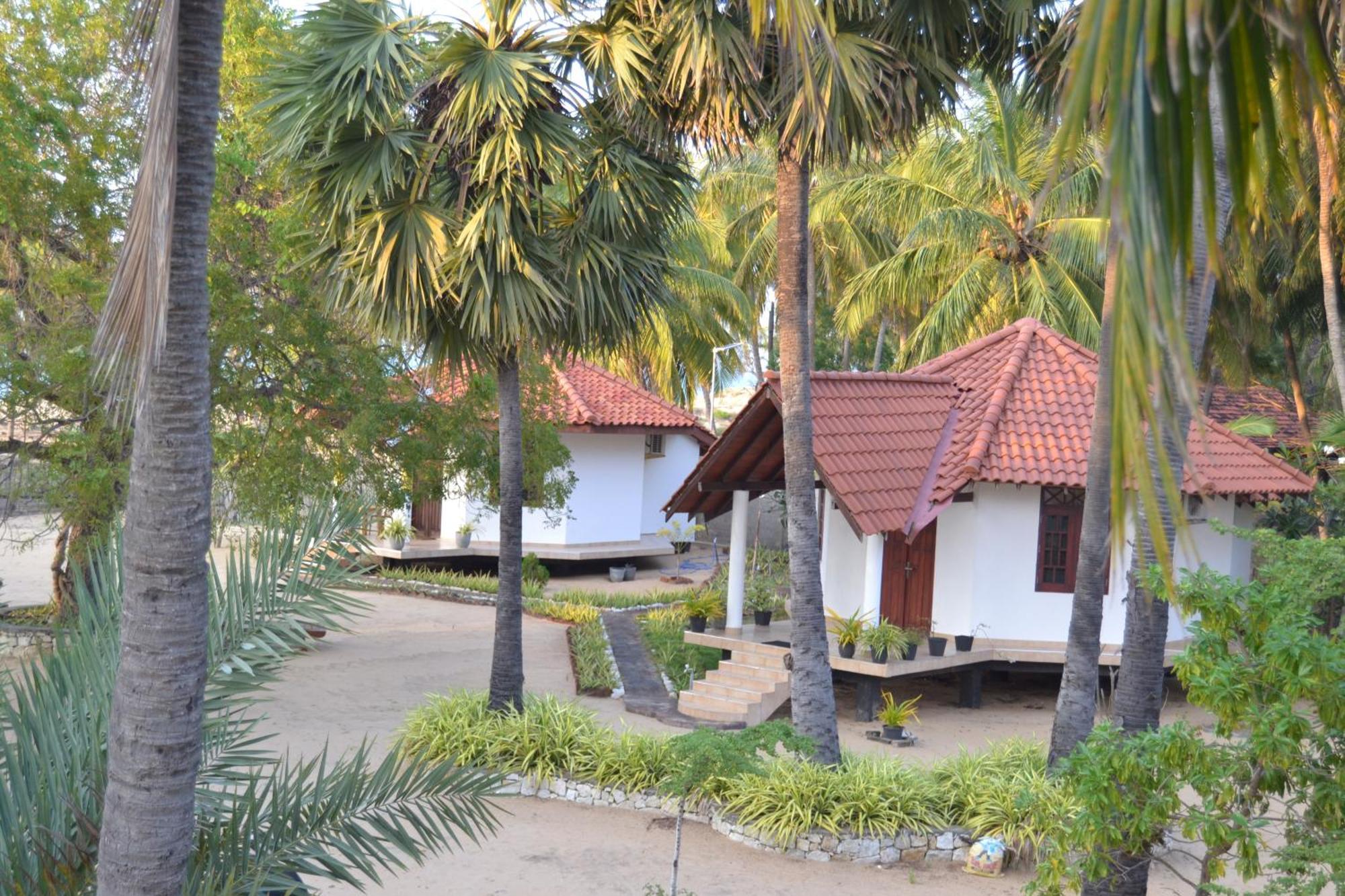 Nirukthie Beach Resort&Restaurant Kalpitiya Exterior foto
