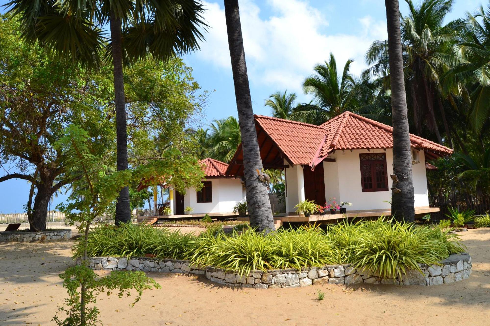 Nirukthie Beach Resort&Restaurant Kalpitiya Exterior foto